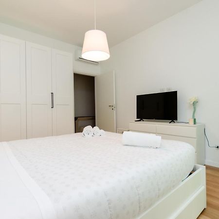 Vivimi Home Fiordalisi Stile & Comfort Vicino Metro Milan Bagian luar foto