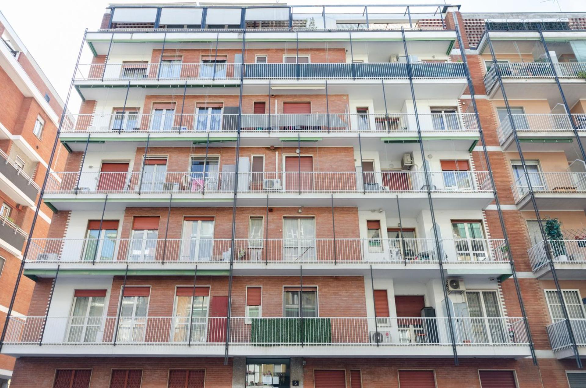 Vivimi Home Fiordalisi Stile & Comfort Vicino Metro Milan Bagian luar foto